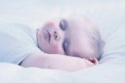 ستة اخطاء تسبب عدم نوم الاطفال وعلاجها