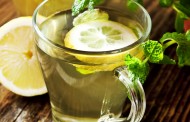 فوائد شرب الماء الدافئ مع الليمون على معدة فارغة