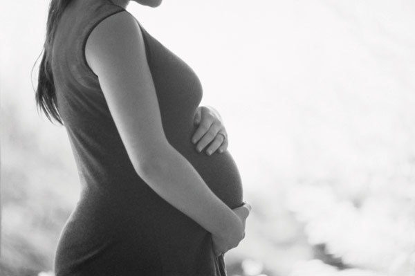 كيف تتعاملين مع التغيرات في فترة الحمل